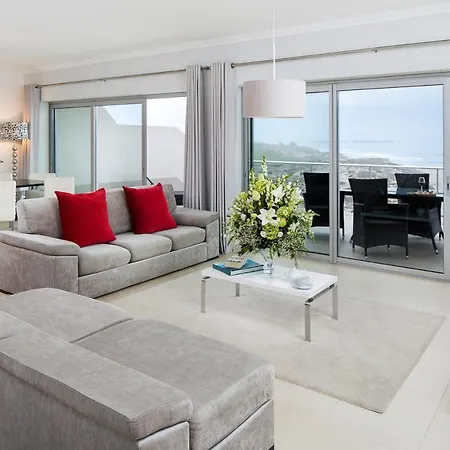 Ferrel Town House Sleeps 4 With Pool Ferienhaus