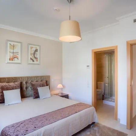 Ferienhaus Ferrel Town House Sleeps 4 With Pool Ferrel (Leiria)